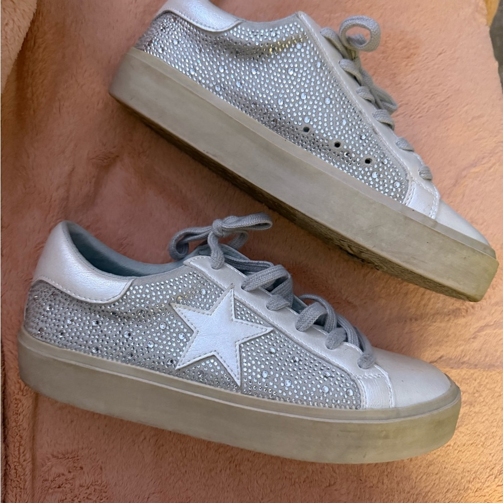 ShuShop Rhinestone Sneakers with Star Design and Platform Sole